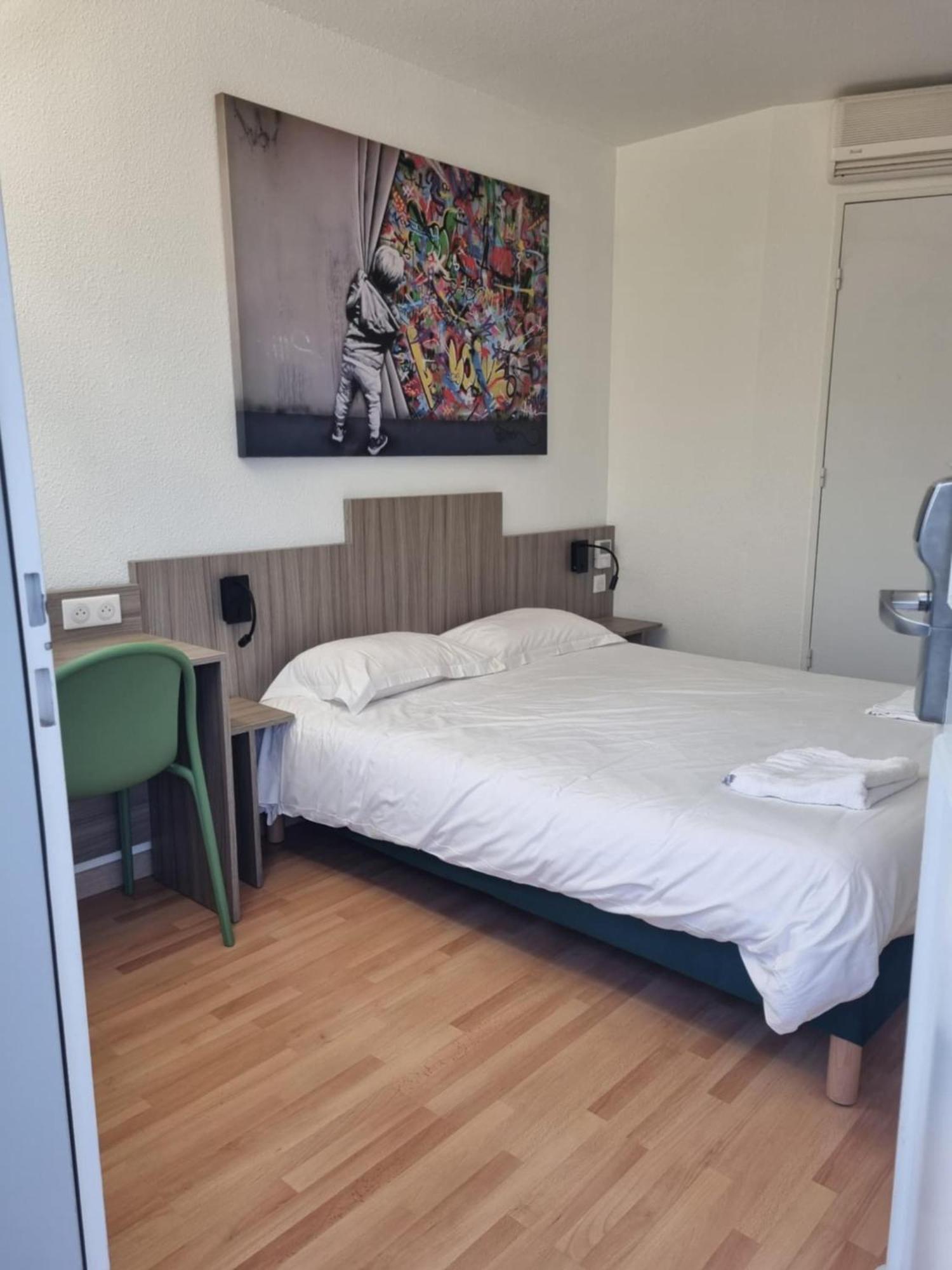 The Originals Access, Hotel Le Lutea Riom-es-Montagnes Екстер'єр фото