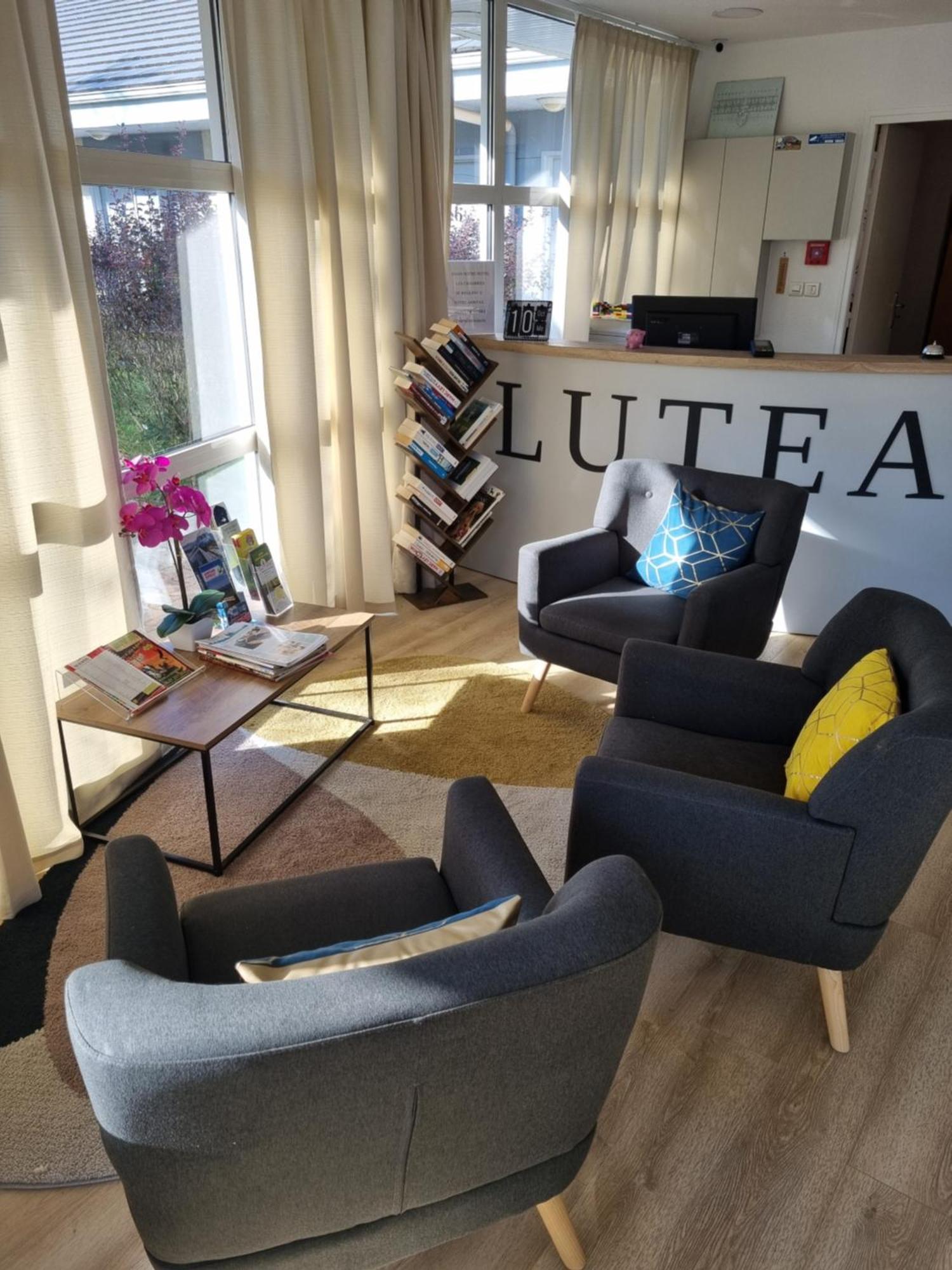 The Originals Access, Hotel Le Lutea Riom-es-Montagnes Екстер'єр фото