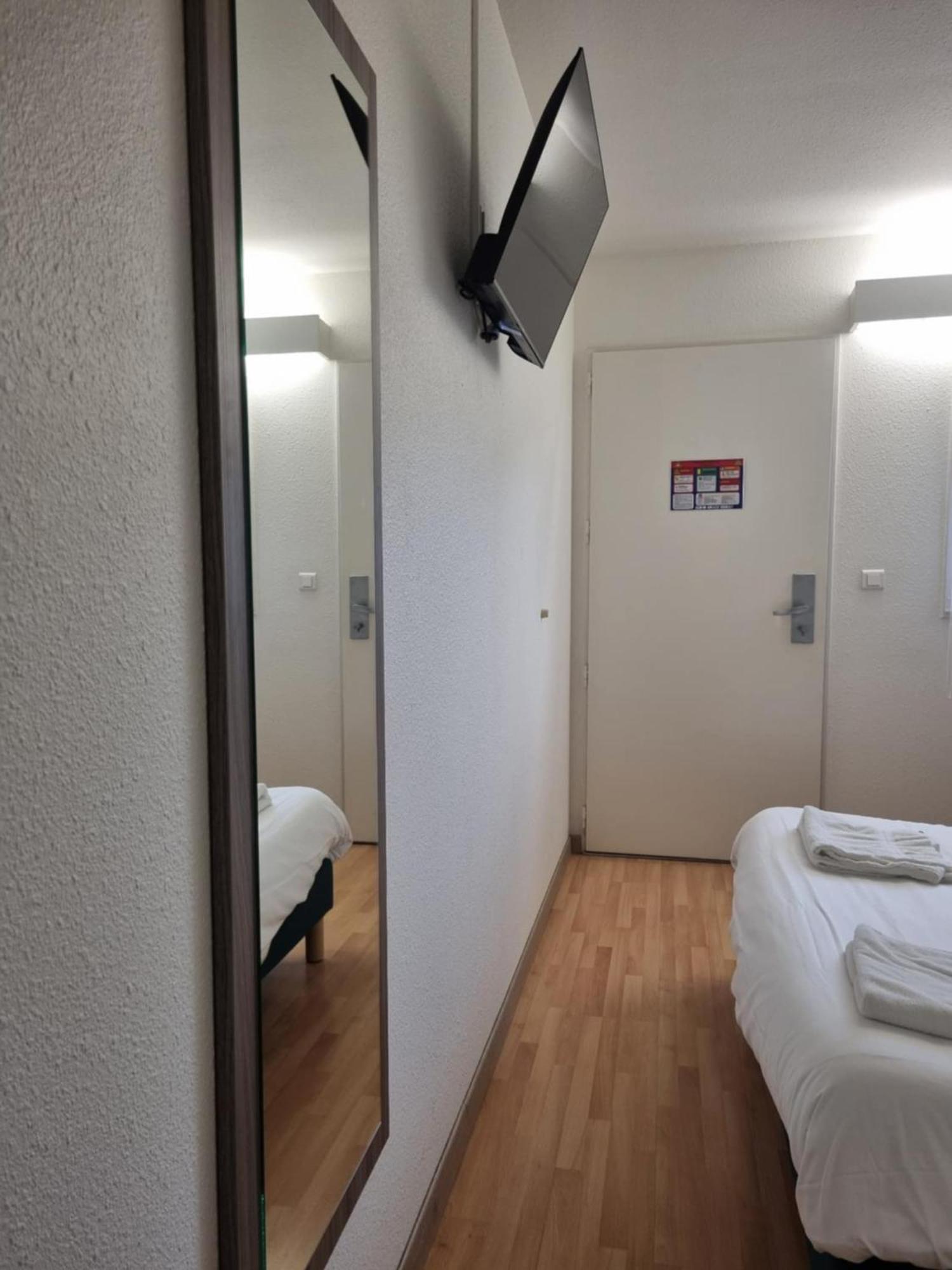 The Originals Access, Hotel Le Lutea Riom-es-Montagnes Екстер'єр фото