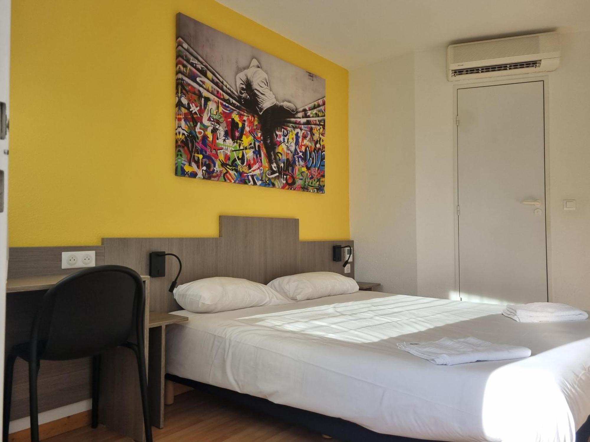 The Originals Access, Hotel Le Lutea Riom-es-Montagnes Екстер'єр фото