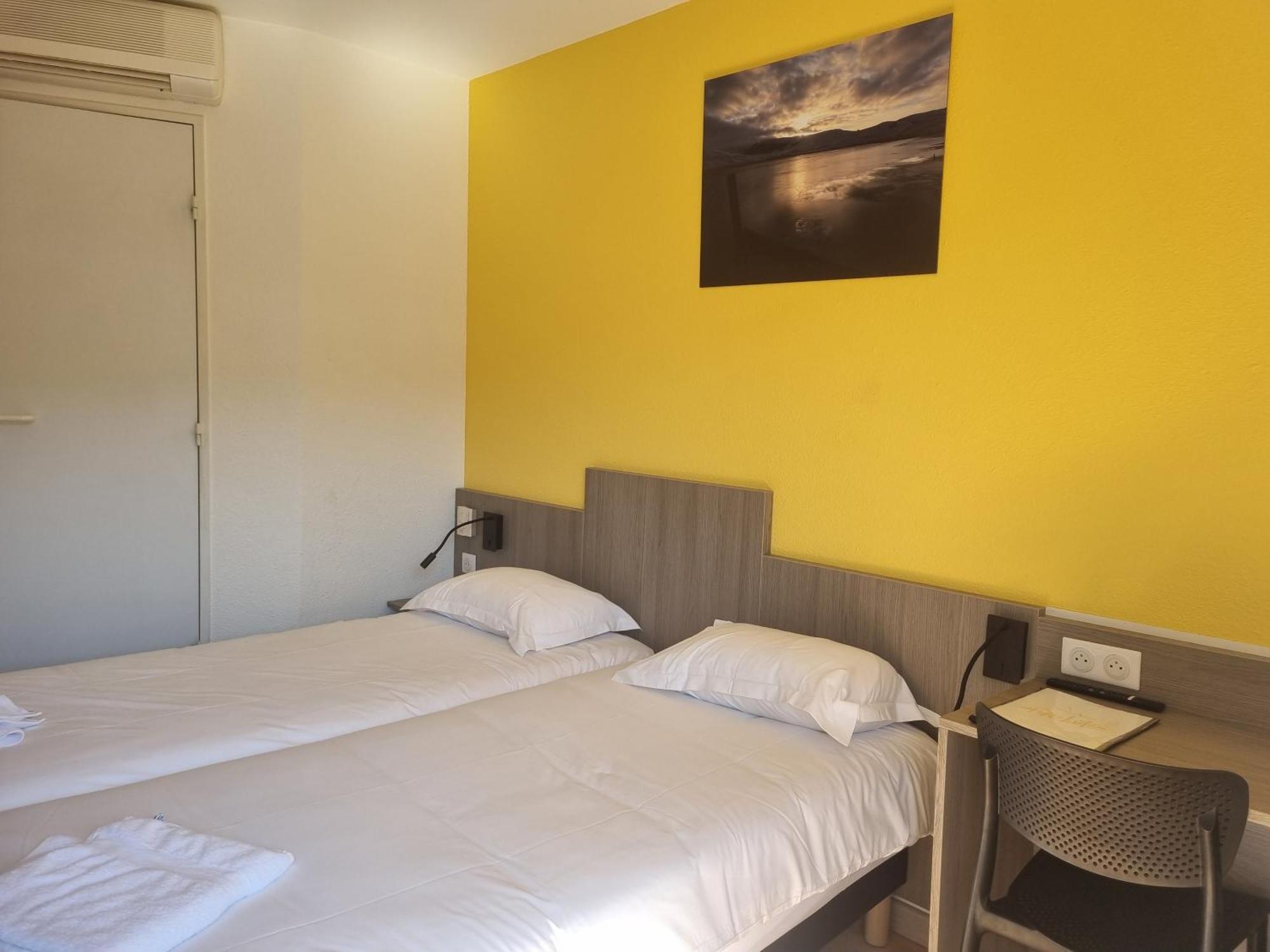 The Originals Access, Hotel Le Lutea Riom-es-Montagnes Екстер'єр фото