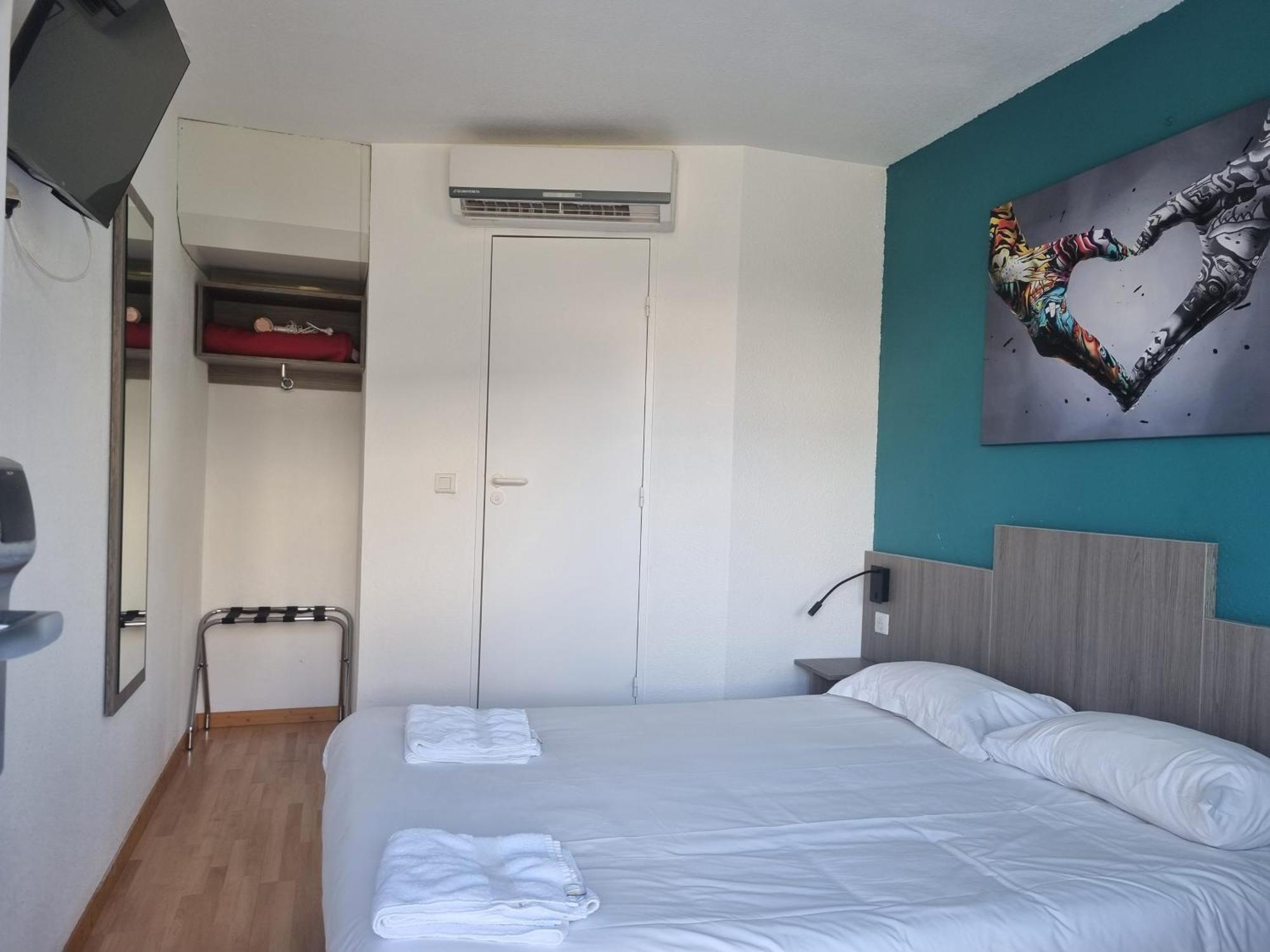 The Originals Access, Hotel Le Lutea Riom-es-Montagnes Екстер'єр фото